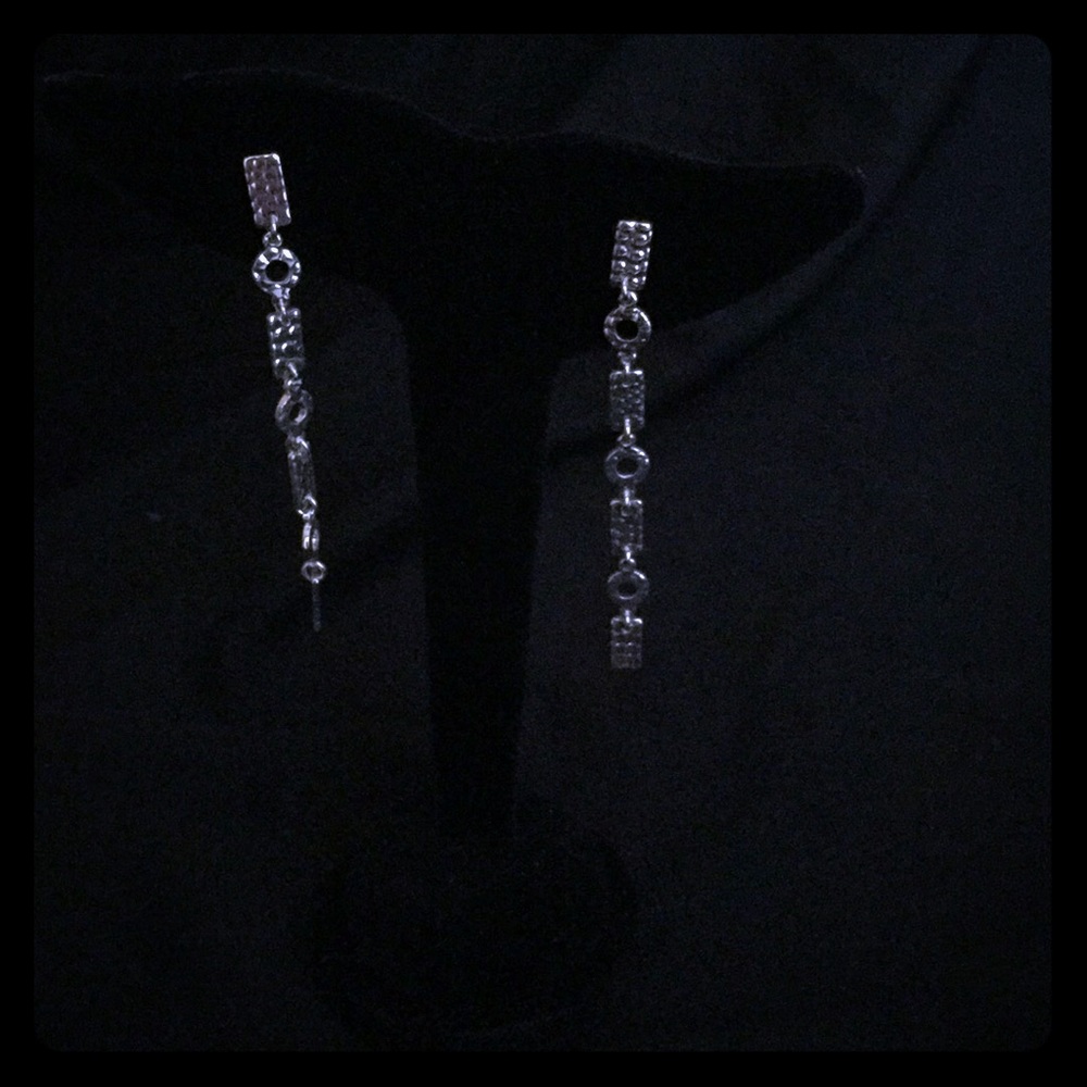 Sale 3 for $20 Never worn Silver dangle earrings - Picture 1 of 3